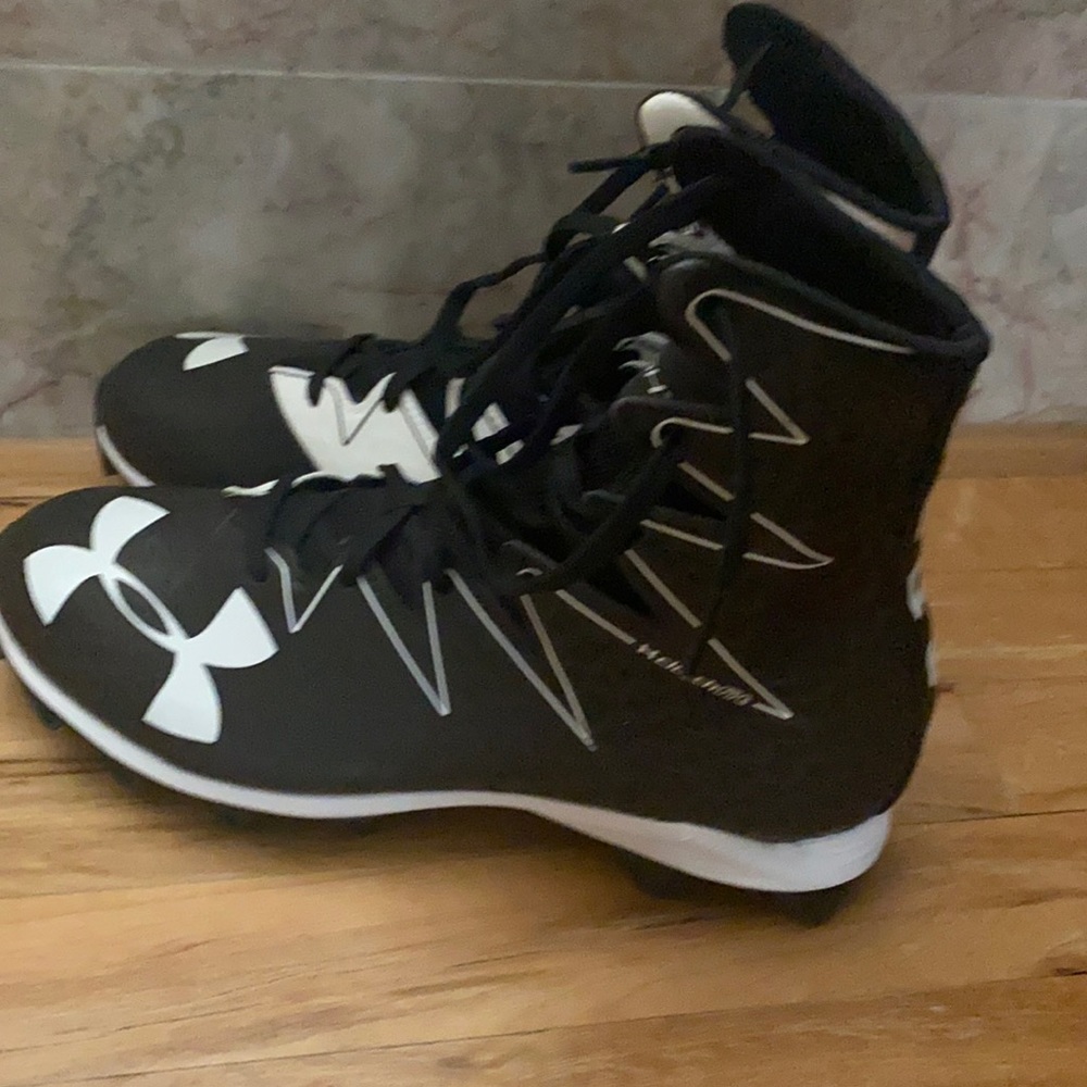 Under Armor Cleats size 9 mens New without tags